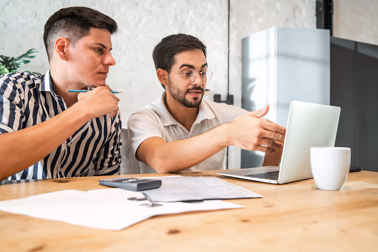 Freelancer vs Agency in Pakistan: Which Is Better for Your Business in 2026?